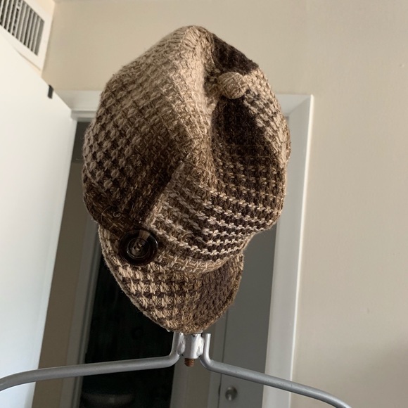 Hat - Picture 8 of 8